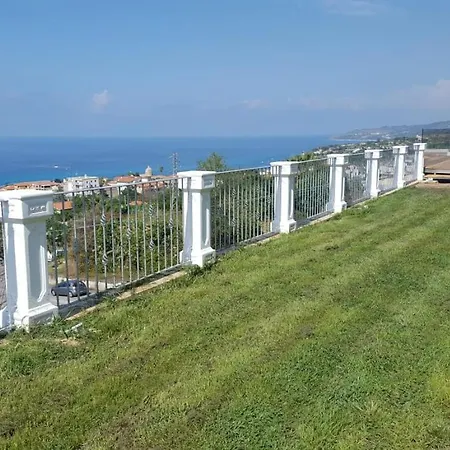 Fontana Villa